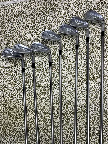 Srixon ZX7 PW-4 irons  KBS C taper X130 shaft barely used!