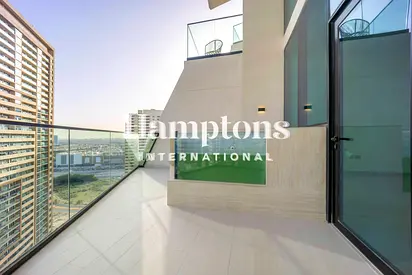 Private Jacuzzi | Vacant on Transfer | Brand New
