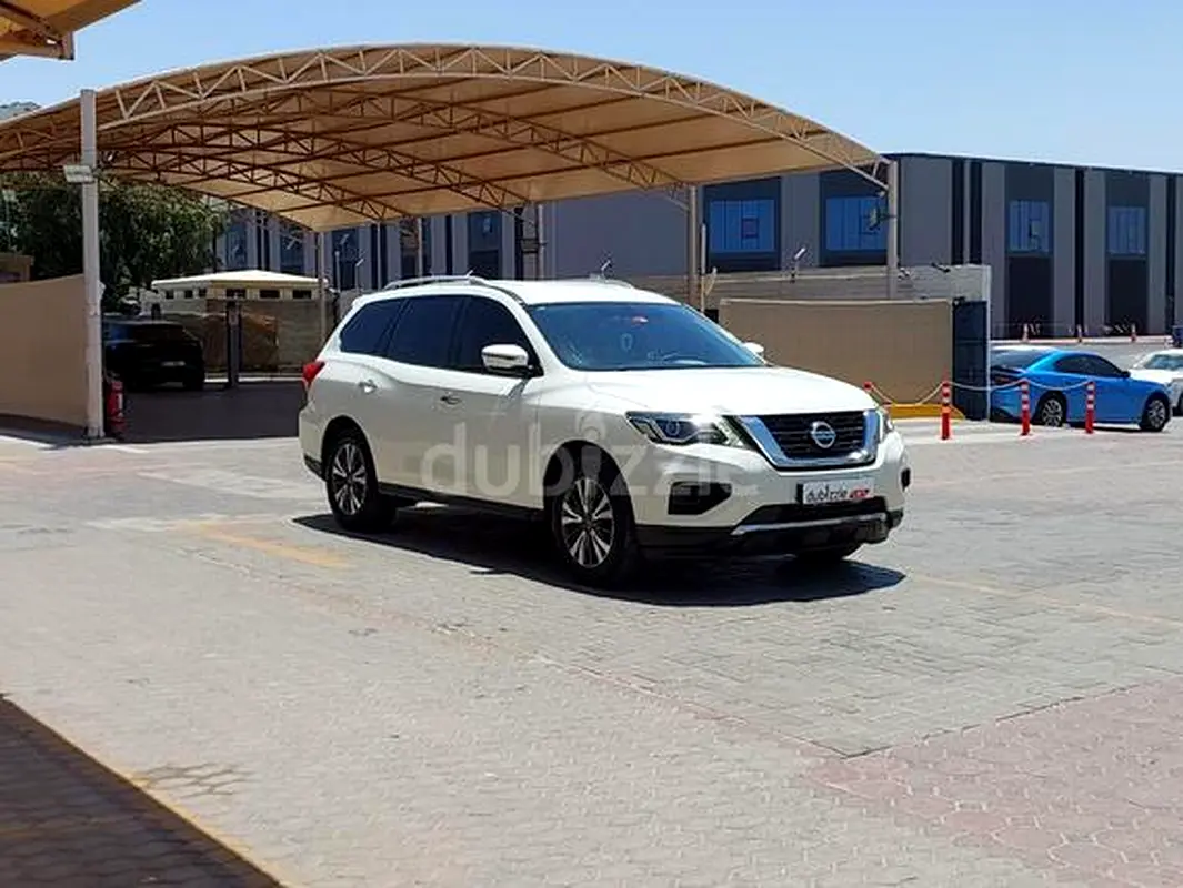 Nissan Pathfinder 2018 — photo 1 of 13