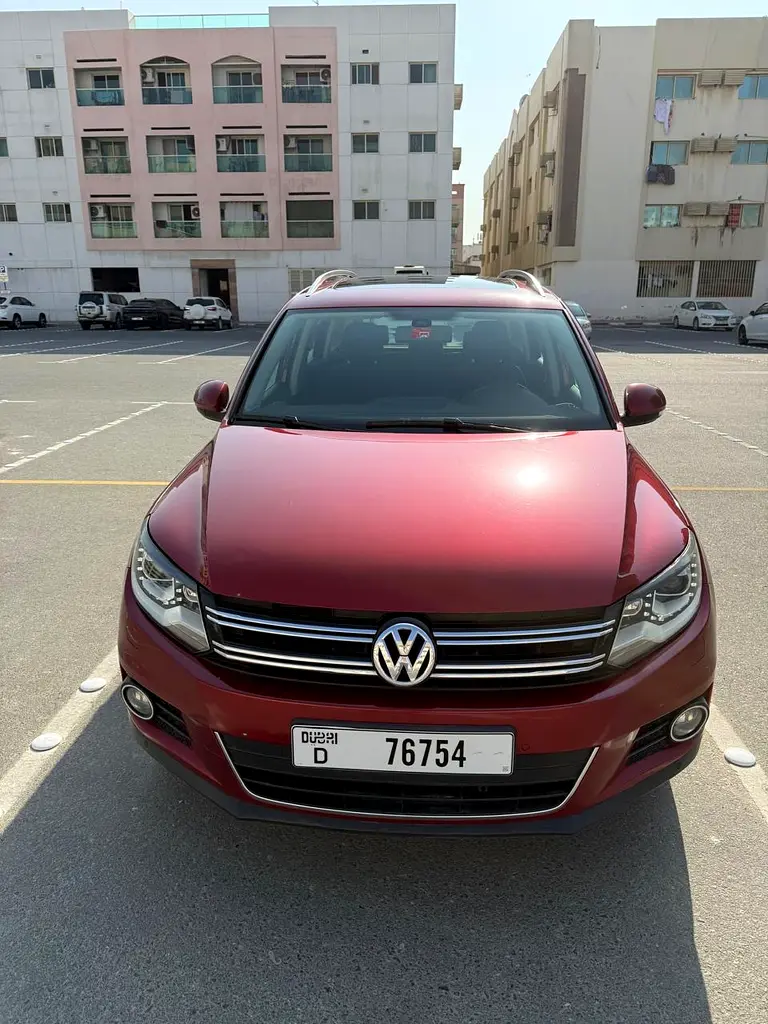Volkswagen Tiguan 2016 — photo 1 of 9