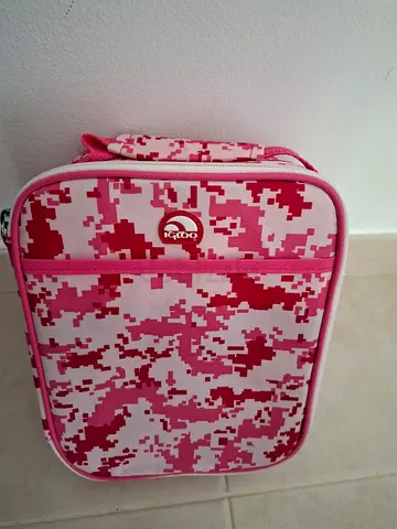 Pink Camouflage Insulated Kids Lunch Bag / Snack Bag