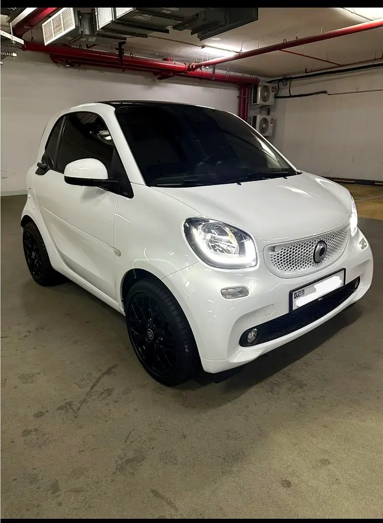 Smart Fortwo 2019 — photo 1 of 5