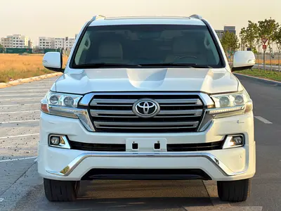 Toyota Land Cruiser GXR 2017 GCC Specs