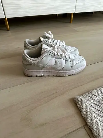 Nike Dunk Low (38.5 EU - 7.5US)