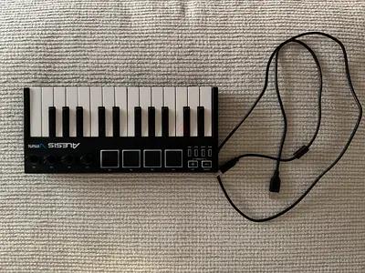 Alesis V Mini 25-Key MIDI Keyboard Controller - Compact and USB-Powered