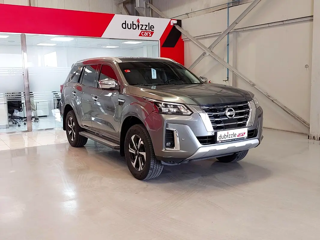 Nissan Xterra 2023 — photo 1 of 15
