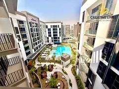 Bright &amp; Airy apartments || Pool and garden view || Lundry room || Study space ||