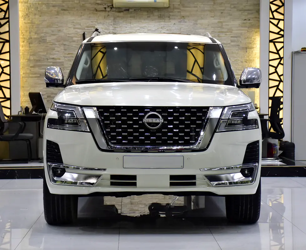 Nissan Patrol 2015 — photo 1 of 12