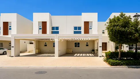 VACANT | NEAR AMMENITIES | WELL-KEPT