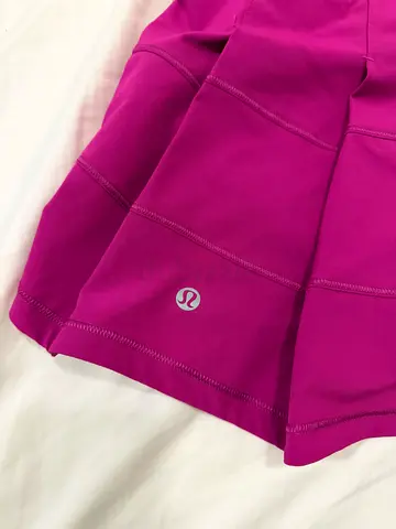 Lululemon tennis skirt like new size 4