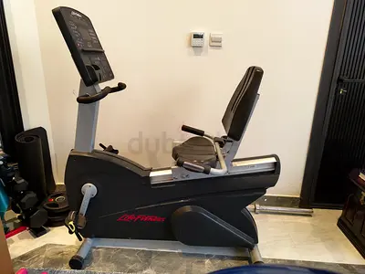 Life Fitness Recumbent Exercise Bike - Excellent condition