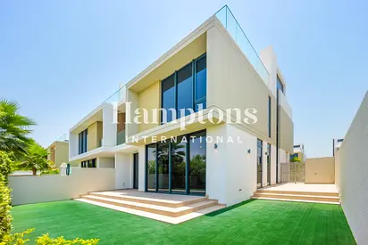 Vacant 3BR | Golf Grove Gem | Ultimate Privacy