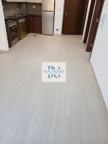 VACANT | NEW BUILDING | SEMI FURNISHED | UPGRADED