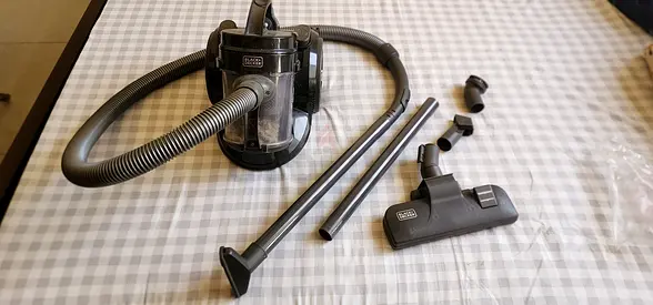 Black and Decker vacuum cleaner hardly used @100 AED