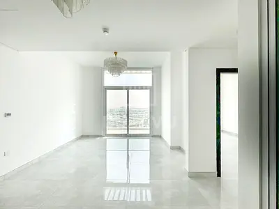 Brand New| 2 beds+ office | High Floor |Near Metro