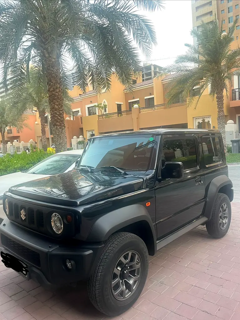 Suzuki Jimny 2025 — photo 1 of 3