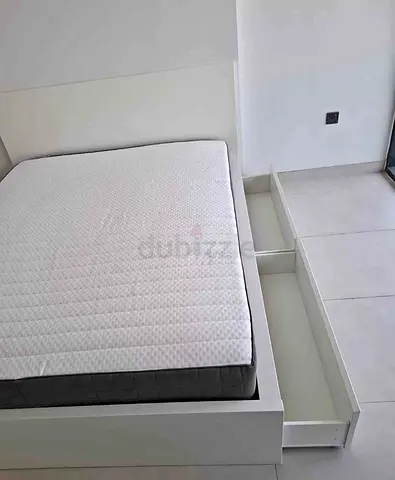 Ikea malam bed with ikea mattress Queen size 160x200cm bed