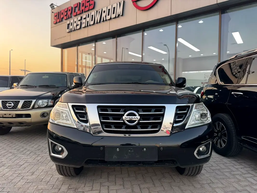 Nissan Patrol 2019 — photo 1 of 5