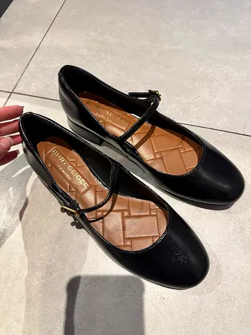 Sandals leather Kurt Geiger EU 39 (marked 40)
