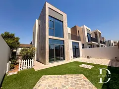 SINGLE ROW | LANDSCAPED | VIEW TODAY
