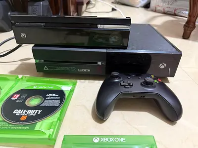 Microsoft Xbox One Console with Kinect, Controller and Call of Duty Black Ops III (negotiable price)