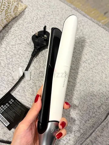 GHD Chronos straightener white