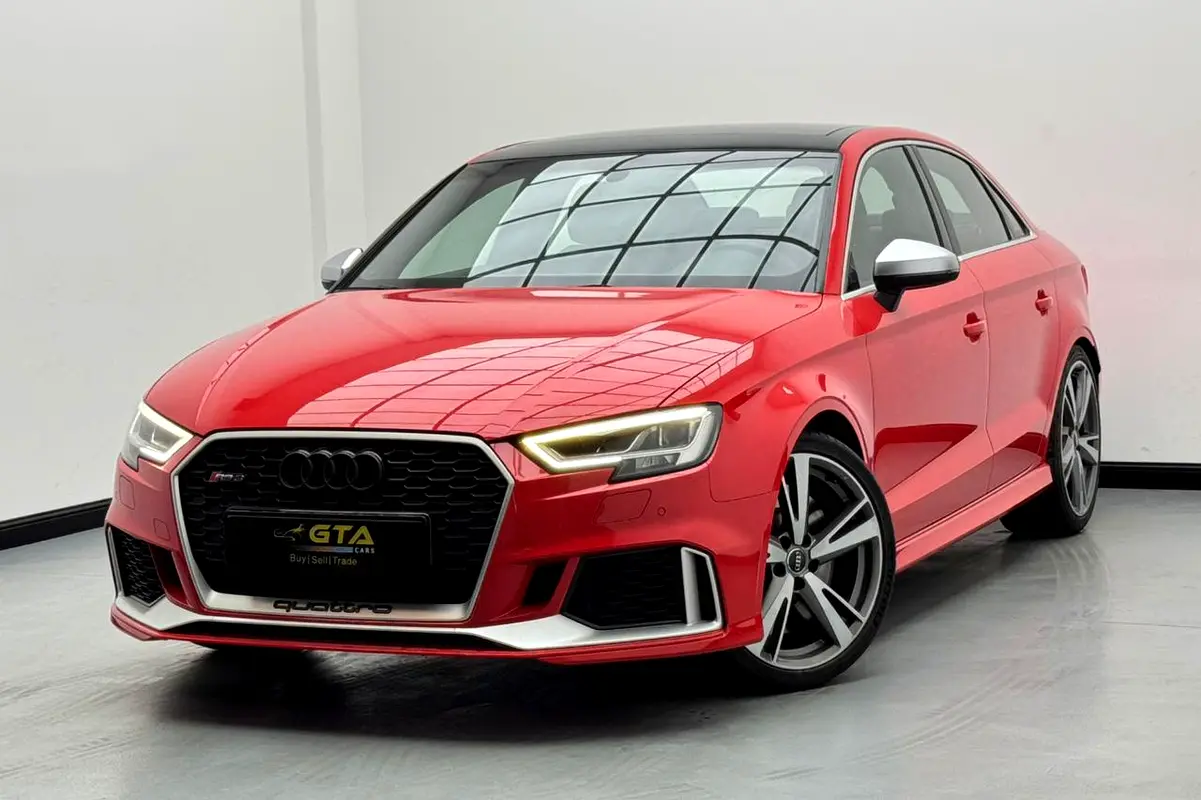 Audi RS3 2018 — photo 1 of 17
