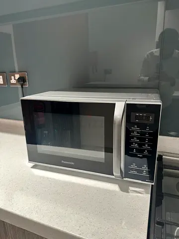 Panasonic Countertop Microwave - Good Working Condition