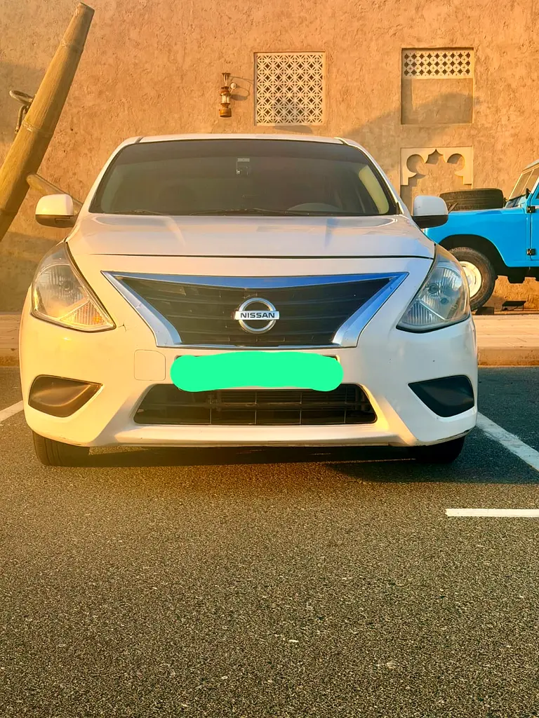 Nissan Sunny 2019 — photo 1 of 8