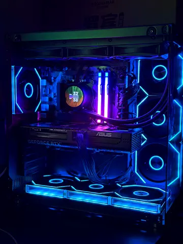 Rtx 5070 + i7 14700k gaming pc