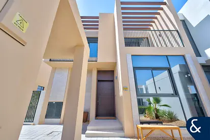 Single Row | Premium Finish | Emaar Quality