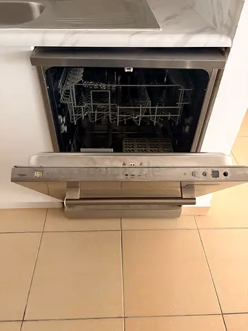 Built-in Stainless Steel Dishwasher - Good Working Condition