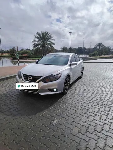 Nissan Altima SV 2016 American Specs - Well Maintained