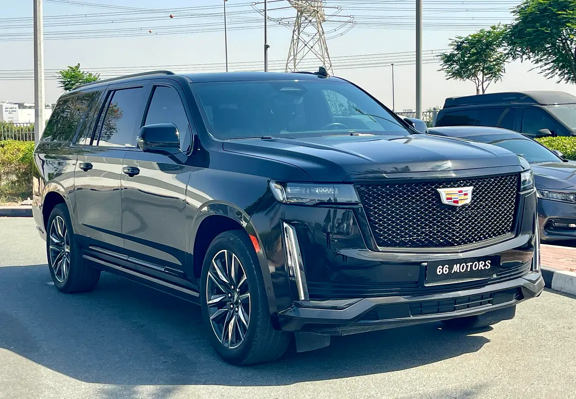 Cadillac Escalade 2023 — photo 1 of 18