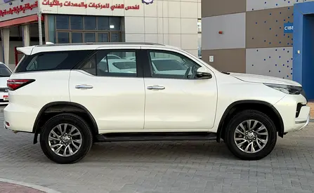 2021 Toyota FORTUNER — фото 5