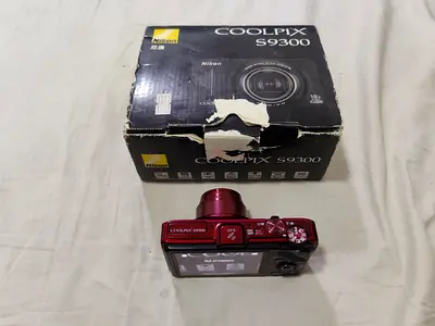 Nikon Coolpix S9300 camera with box