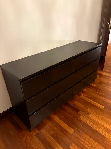 Dark Wood 6-Drawer Dresser / Wide Chest in Good Condition