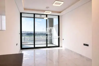 Cozy Studio | Spacious Unit | Unfurnished