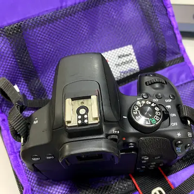 Canon 800D +lens 18-55+ Turbo Flash + original camera charger + camera bag