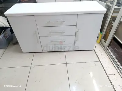 White low storage cabinet with 4 drawers and 2 doors - good condition