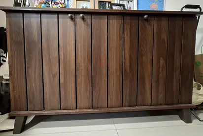 Shoe cabinet