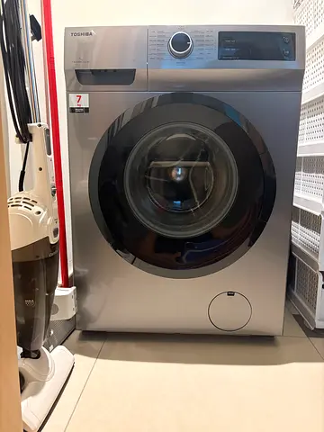 Toshiba front-load washing machine - good condition