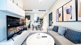 CLASSY MODERN 1BR BUSINESS BAY AVAILABLE NOW