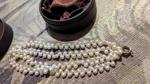 Original pearl bracelet