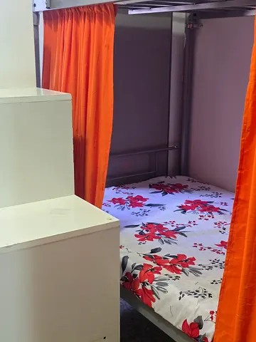 BED SPACE FOR ASIAN LADIES ONLY 2 MINUTES From Al Riga metro Station