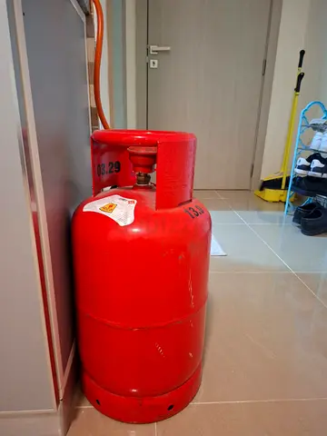 10kg Red LPG Gas Cylinder - Good Condition