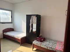 Abu Dhabi mussafah shabiya 12 , executive Bed  Space Available  rent 1000