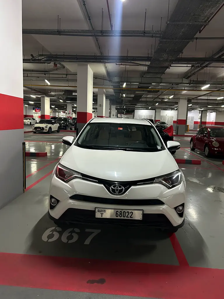 Toyota Rav 4 2016 — photo 1 of 4