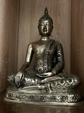 Antique-style Silver Seated Buddha Statue - Decorative Collectible