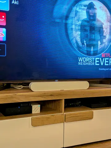 Slim white Sonos Ray soundbar in great condition
